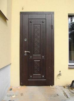 Фото двери с МДФ панелью