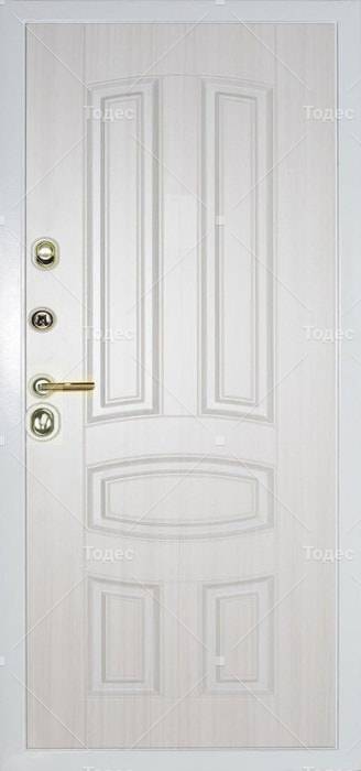Shirokaya Svetlaya Vhodnaya Dver S Massivom Ms 049