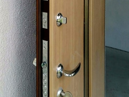 Фурнитура двери с ламинатом