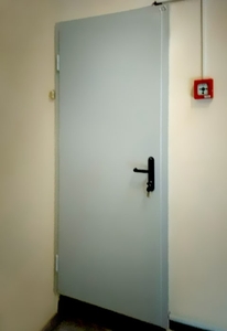 Однопольная пожарная дверь